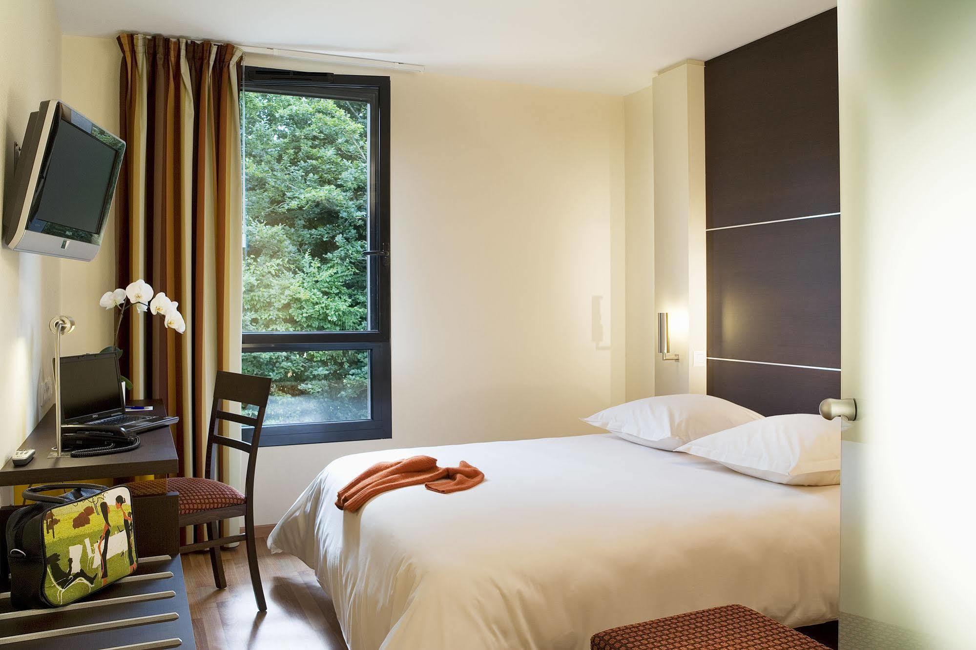 Escale Oceania Rennes Cap Malo Hotel La Meziere Bagian luar foto